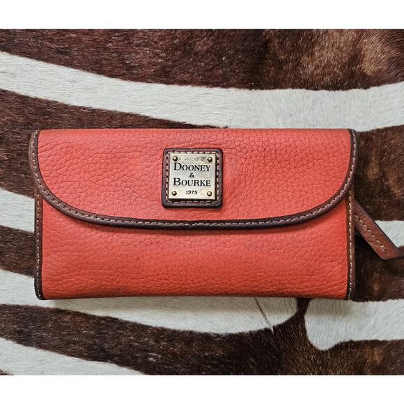 Dooney & Bourke Wallet Pebble Grain Continental Clementine Orange Gold Clutch - Picture 1 of 6